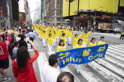 2016 5 14 minghui falun gong newyork parade 04
