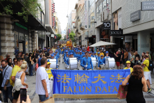 2024-10-11-greece-parade-01