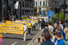 2025-4-19-uk-parade-02