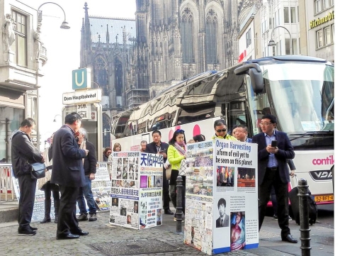 2015 11 17 minghui germany cologne cathedral 01