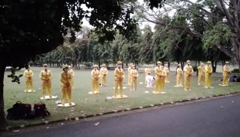 2022 3 28 falun dafa group exercise indonesia 01