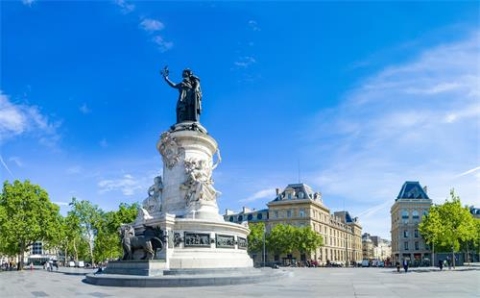 2023-8-28-istock-907594460-place-de-la-république2--ss.jpg 