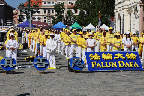 2024-6-15-czech-parade-01