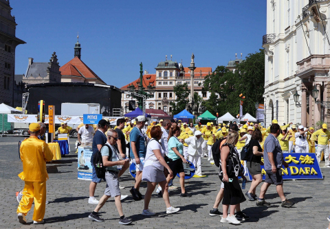 2024-6-15-czech-parade-02