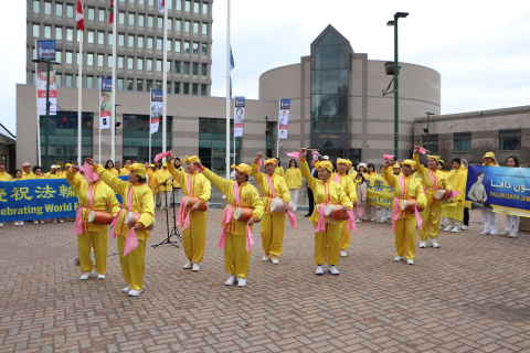 2025-5-2-canada-barrie-raiseflag-03