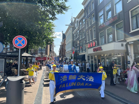 2025-8-13-holand-parade_04