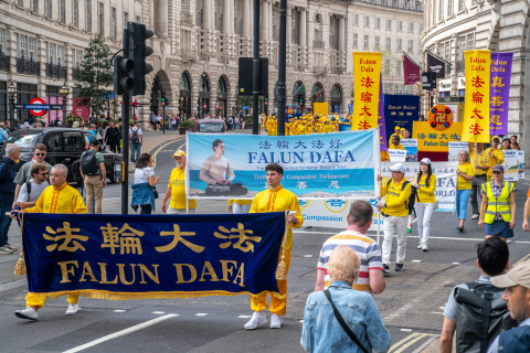 2025-8-23-uk-parade-01