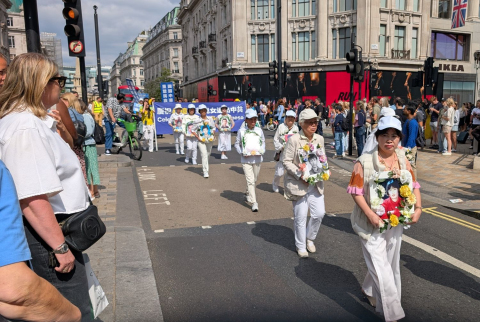 2025-8-23-uk-parade-08