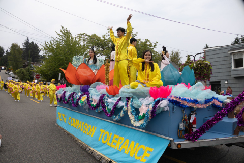 2025-9-13-seattlw-parade-03