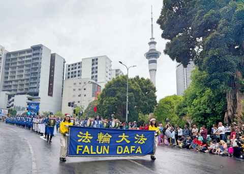 2025-12-1-newzealand-parade_01