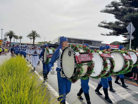 2025-12-1-newzealand-parade_09