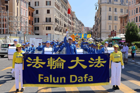 2026-7-4-italy-parade-02