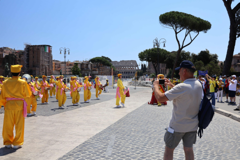 2026-7-4-italy-parade-10